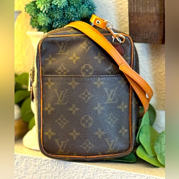 Louis Vuitton Handbags - Louis Vuitton
Monogram Mini Danube vintage Crossbody bag